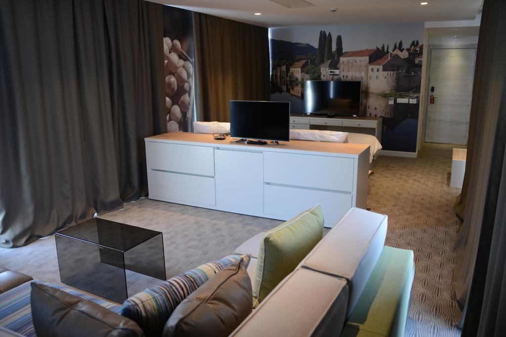 Hotel Nar Trebin Oda fotoğraf