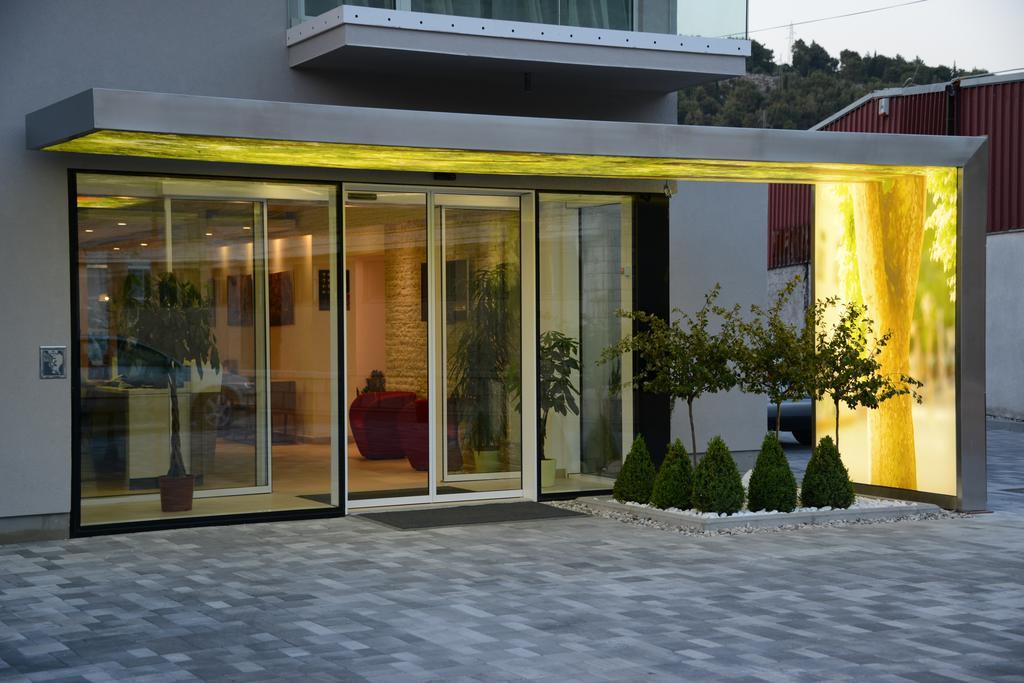 Hotel Nar Trebin Dış mekan fotoğraf