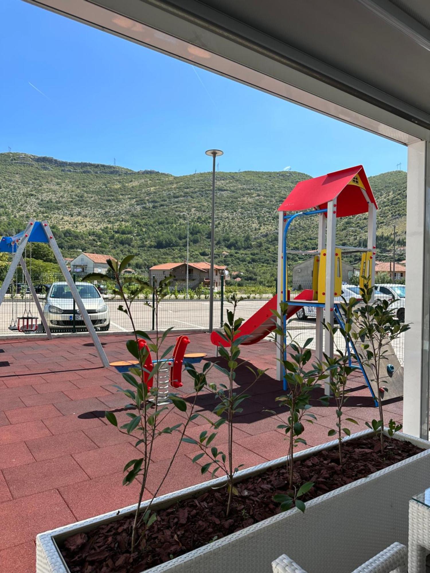 Hotel Nar Trebin Dış mekan fotoğraf